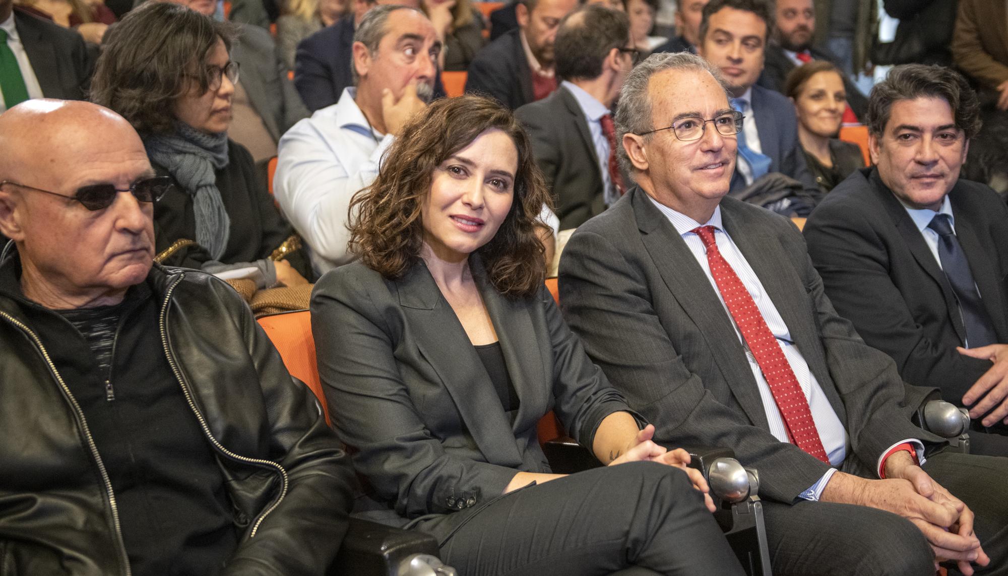 Ayuso Facultad Periodismo - 6